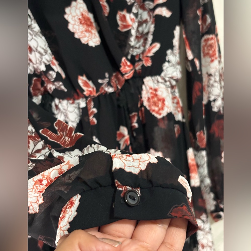 Astr Black and Floral Jumpsuit Size M - Picture 4 of 13